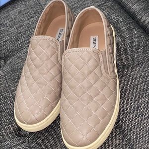 Steve madden quilted slip on